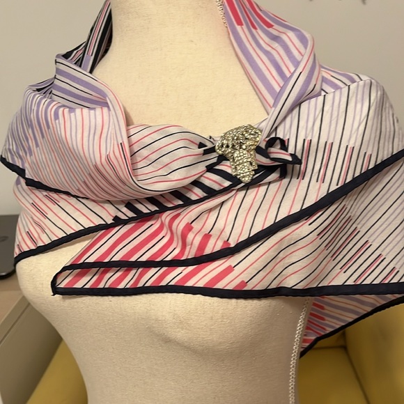 💥HOST PICK💥 VTG Designer silk geometric scarf - Picture 4 of 8